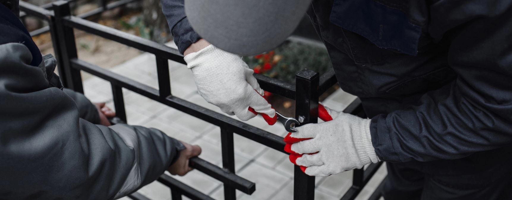 установка оградки на кладбище