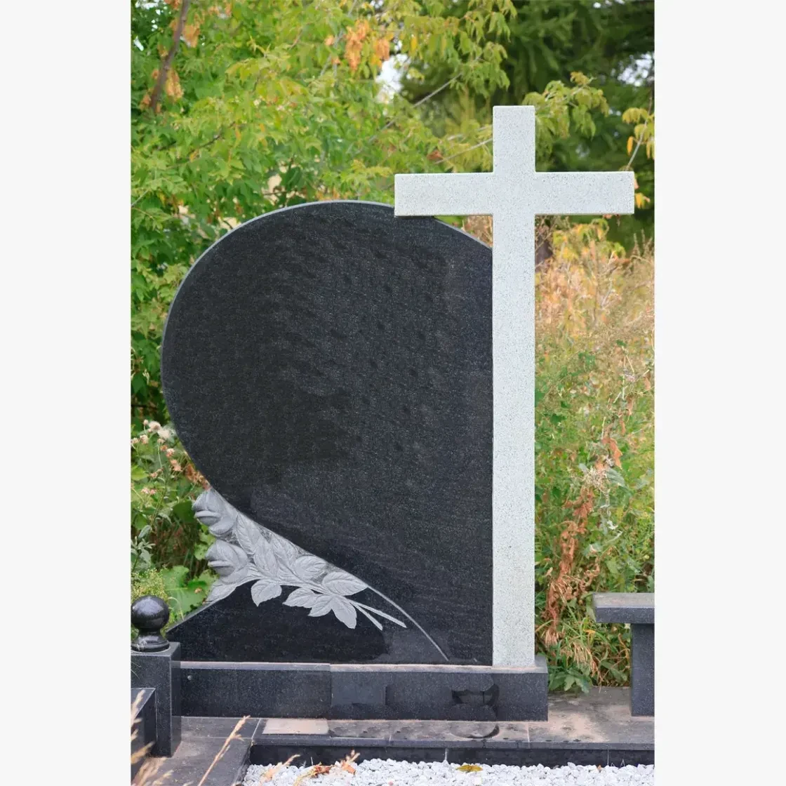 Памятник на могилу из гранита ГД-73