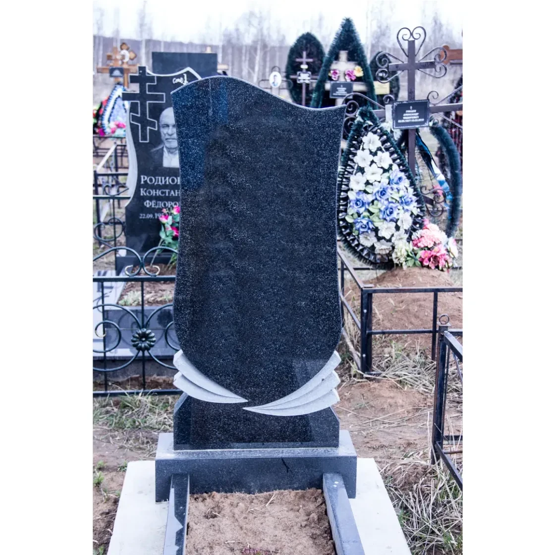 Памятник на могилу ГП-61