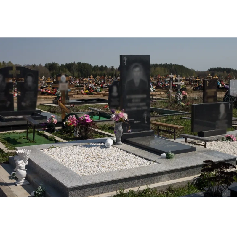 Памятник СВО 43