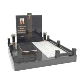 Мемориальный комплекс из гранита 281