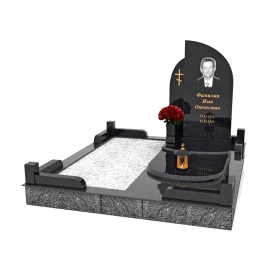 Мемориальный комплекс из гранита 52